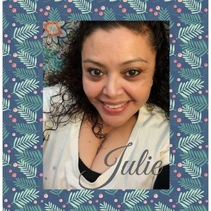 Meet your Posher, Julia